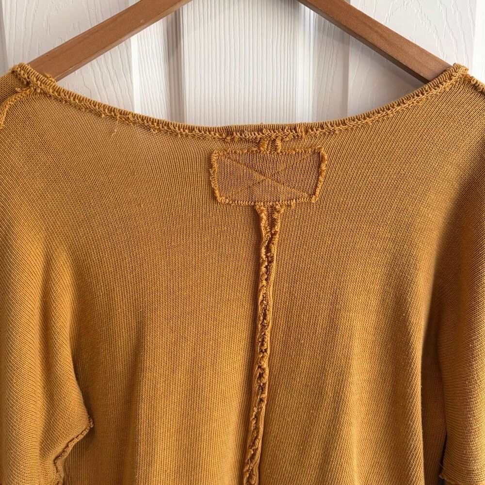FREE PEOPLE Mustard Yellow Distressed Sweater Size Small V-Neck - Picture 10 of 12